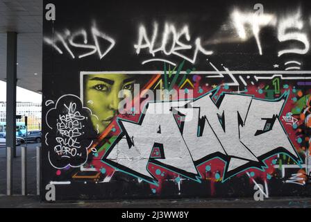 Graffiti auf der Buszy Skate Plaza in Milton Keynes. Stockfoto