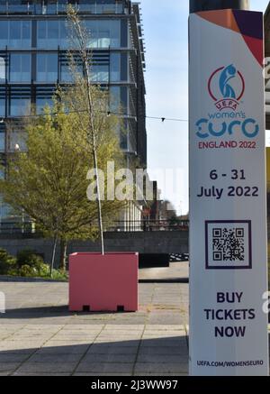 Werbung für die UEFA Women's Euro England 2022 am Station Square, Milton Keynes. Stockfoto