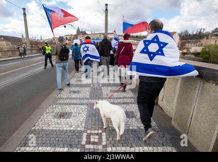 Prag, Tschechische Republik. 10. April 2022. Das Treffen des guten Willens mit der Kultur gegen den Antisemitismus, veranstaltet von der Internationalen Christlichen Botschaft Jerusalem (ICEJ), fand am 10. April 2022 in Prag, Tschechische Republik, statt. Kredit: Michaela Rihova/CTK Foto/Alamy Live Nachrichten Stockfoto