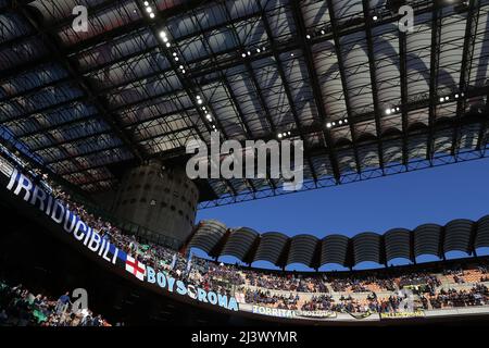 Mailand, Italien, 9.. April 2022. Eine Gesamtansicht des Stadiondachs während des Spiels der Serie A in Giuseppe Meazza, Mailand. Bildnachweis sollte lauten: Jonathan Moscrop / Sportimage Stockfoto