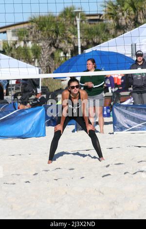 NCAA Women's Beach Volleyball 2022 UAB März bis Mai. University of Alabama Birmingham Turnier in Gulf Shores, Alabama, USA statt. Stockfoto