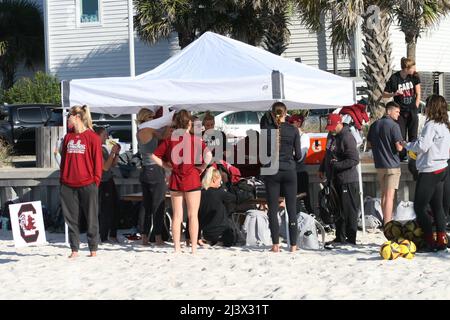 NCAA Women's Beach Volleyball 2022 UAB März bis Mai. University of Alabama Birmingham Turnier in Gulf Shores, Alabama, USA statt. Stockfoto