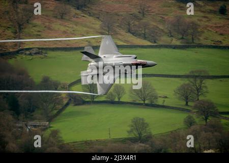 USAF F-35A Lightning II 'Loki' Flug von RAF Lakenheath 495. Walküren-Geschwader, die im Lake District auf niedrigem Niveau operieren Stockfoto