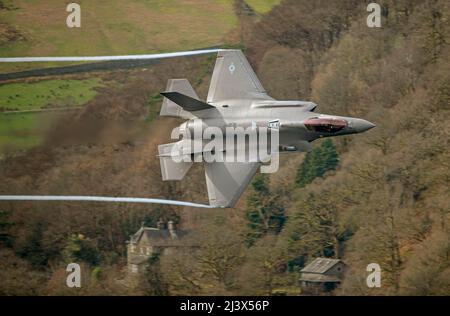 USAF F-35A Lightning II 'Loki' Flug von RAF Lakenheath 495. Walküren-Geschwader, die im Lake District auf niedrigem Niveau operieren Stockfoto