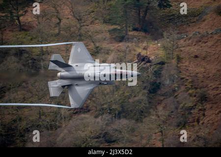 USAF F-35A Lightning II 'Loki' Flug von RAF Lakenheath 495. Walküren-Geschwader, die im Lake District auf niedrigem Niveau operieren Stockfoto