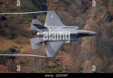 USAF F-35A Lightning II 'Loki' Flug von RAF Lakenheath 495. Walküren-Geschwader, die im Lake District auf niedrigem Niveau operieren Stockfoto