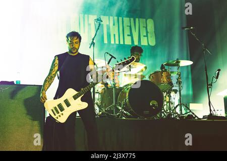 03/04/2022 - die englische Rockband NOTHING BUT DIEBS spielt ihre erste Live-Show nach COVID, live bei Fabrique Milano, Italien. Stockfoto