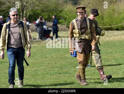 Das Living History Festival, Chiltern Open Air Museum, Großbritannien. 10. April 2022. Das Living History Festival im Chiltern Open Air Museum [COAM]. Erzählt die Geschichte des britischen Soldaten der letzten 200 Jahre, von den Napoleonischen Kriegen bis zur Neuzeit. Kredit: Matthew Chattle/Alamy Live Nachrichten Stockfoto