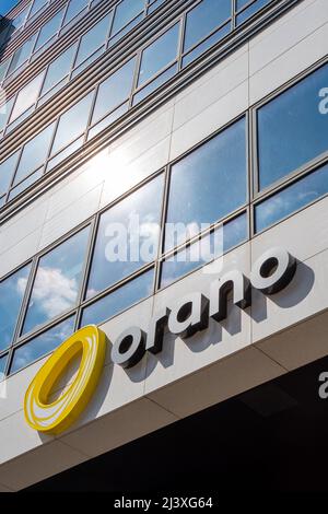 Außenansicht des Hauptgebäudes von Orano (ehemals Areva), einem französischen multinationalen Unternehmen, das sich auf Kernbrennstoffkreisaktivitäten spezialisiert hat Stockfoto