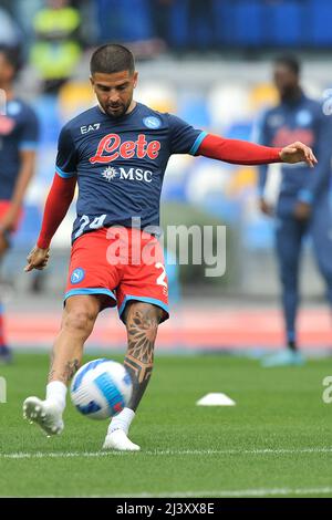 Napoli, Italien. 10. April 2022. Lorenzo Insigne Spieler von Neapel, während des Spiels der italienischen Serie A Liga zwischen Napoli gegen Fiorentina Endergebnis, Napoli 2, Fiorentina 3, Spiel im Diego Armando Maradona Stadion gespielt. Napoli, Italien, 10. April 2022. (Foto von Vincenzo Izzo/Sipa USA) Quelle: SIPA USA/Alamy Live News Stockfoto