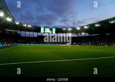 Valencia, Spanien. 10. April 2022. Blick auf das Stadion von Ciutat de Valencia während des La Liga-Spiels zwischen Levante UD und dem FC Barcelona, das am 10. April 2022 im Stadion von Ciutat de Valencia in Valencia, Spanien, ausgetragen wurde. (Foto von Colas Buera/PRESSINPHOTO) Credit: PRESSINPHOTO SPORTS AGENCY/Alamy Live News Stockfoto