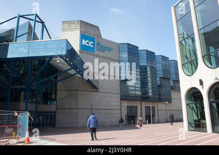 Der Centenary Square Eingang zum International Convention Centre ein wichtiger Konferenzort in Birmingham, England Stockfoto