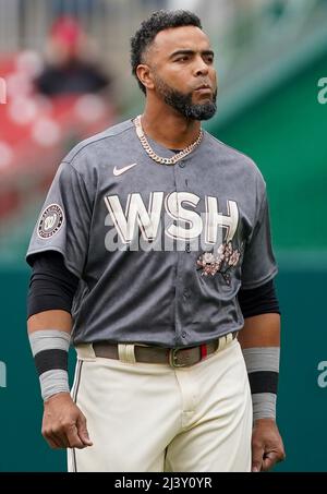 Washington, USA. 10. April 2022. WASHINGTON, DC - 10. APRIL: Washington Nationals ernannte Hitter Nelson Cruz (23) während eines MLB-Spiels zwischen den Washington Nationals und den New York Mets am 10. April 2022 im Nationals Park in Washington, DC. (Foto von Tony Quinn/SipaUSA) Quelle: SIPA USA/Alamy Live News Stockfoto