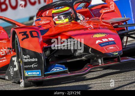 Rom, Italien. 10. April 2022. Rom, Italien. 10. April 2022. 30 ROWLAND Oliver (gbr), Mahindra Racing, Mahindra M7Electro, Aktion während des ePrix von Rom 2022, 3. Treffen der ABB FIA Formel-E-Weltmeisterschaft 2021-22, auf dem Circuit Cittadino dellâEUR vom 8. Bis 10. April in Rom, Italien - Foto: Gregory Lenormand/DPPI/LiveMedia Kredit: Independent Photo Agency/Alamy Live News Kredit: Independent Photo Agency/Alamy Live News Stockfoto