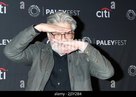 Los Angeles, Kalifornien. 9. April 2022. Peter Gould bei der Ankunft sollte SAUL am PaleyFest LA 2022, Dolby Theater, Los Angeles, CA, 9. April 2022 anrufen. Kredit: Priscilla Grant/Everett Collection/Alamy Live Nachrichten Stockfoto