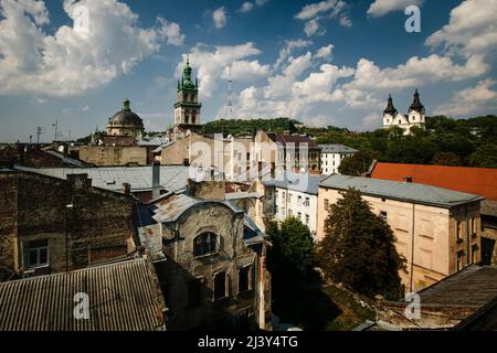 Blick auf die Dächer der Altstadt von Lemberg, Ukraine. Stockfoto