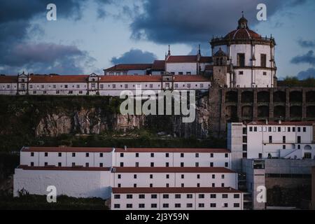 Blick auf die Gebäude im historischen Zentrum von Vila Nova de Gaia, Porto, Portugal. Stockfoto