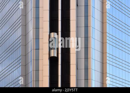 Silken Atlántida Santa Cruz - modernes Wahrzeichen-Hotel, Außendetails mit Aufzug, Santa Cruz de Teneriffa Kanarische Inseln Spanien. Stockfoto