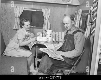 Burlington, Iowa. Sunnyside-Einheit, Lager der FSA (Farm Security Administration). In einem Trailer für Arbeiter im Burlington-Werk, Februar 1942 Stockfoto