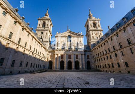 Königliche Stätte von San Lorenzo de El Escorial, ein königlicher Palast, Kloster, Museum und Schule, Detail des Hofes der Könige Stockfoto