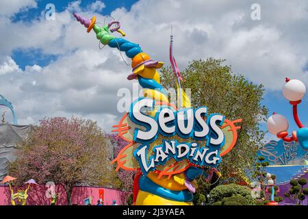 ORLANDO, USA - 07 2022. MÄRZ: Schild am Eingang zum Seuss Landing Area im Freizeitpark Islands of Adventure Stockfoto