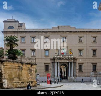 Die Juristische Fakultät der Universität Palermo, Palermo, Sizilien, Italien. Gelegen an der Piazza Bellini. Stockfoto