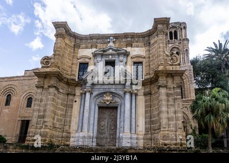 Santa Maria dell’Ammiraglio, die Kirche der Heiligen Maria des Admirals. Martorana, Palermo, Sizilien. Ein UNESCO-Weltkulturerbe.erbaut im Jahr 1100s. Stockfoto