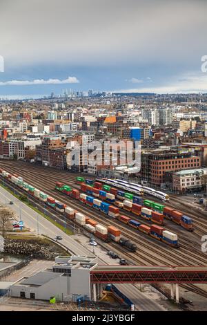 Überblick über die Bahnhöfe von Vancouver in der Nähe der Innenstadt im Stadtteil Gastown Stockfoto