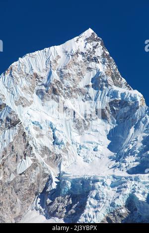 Mount Nuptse blau gefärbte, schöne Mount gesehen vom Mt Everest Basislager, Sagarmatha Nationalpark, khumbu Tal, Solukhumbu, Nepal Himalaya mounta Stockfoto