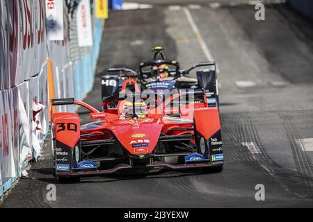 Rom, Italien. 10. April 2022. Rom, Italien. 10. April 2022. 30 ROWLAND Oliver (gbr), Mahindra Racing, Mahindra M7Electro, Aktion während des ePrix von Rom 2022, 3. Treffen der ABB FIA Formel-E-Weltmeisterschaft 2021-22, auf dem Circuit Cittadino dellâEUR vom 8. Bis 10. April in Rom, Italien - Foto: Gregory Lenormand/DPPI/LiveMedia Kredit: Independent Photo Agency/Alamy Live News Kredit: Independent Photo Agency/Alamy Live News Stockfoto