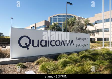 Außenansicht Des Büros Von Qualcomm Incorporated Sorrento Valley Building. Qualcomm ist ein multinationales Unternehmen der US-Mobilfunkbranche, Halbleiter-Telekommunikation Stockfoto