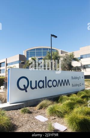 Außenansicht Des Büros Von Qualcomm Incorporated Sorrento Valley Building. Qualcomm ist ein multinationales Unternehmen der US-Mobilfunkbranche, Halbleiter-Telekommunikation Stockfoto