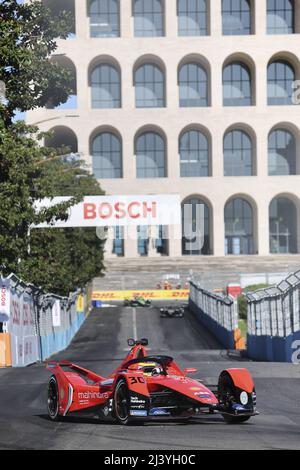 Rom, Italien. 10. April 2022. Rom, Italien. 10. April 2022. 30 ROWLAND Oliver (gbr), Mahindra Racing, Mahindra M7Electro, Aktion während des ePrix von Rom 2022, 3. Treffen der ABB FIA Formel-E-Weltmeisterschaft 2021-22, auf dem Circuit Cittadino dellâEUR vom 8. Bis 10. April in Rom, Italien - Foto: Gregory Lenormand/DPPI/LiveMedia Kredit: Independent Photo Agency/Alamy Live News Kredit: Independent Photo Agency/Alamy Live News Stockfoto