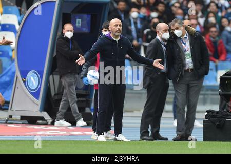 Neapel, Italien . 10. April 2022. Vincenzo Italiano Cheftrainer von ACF Fiorentina während des Serie-A-Spiels zwischen SSC Napoli und ACF Fiorentina im Stadio Diego Armando Maradona Neapel Italien am 10. April 2022. (Foto Franco Romano) Quelle: Franco Romano/Alamy Live News Stockfoto