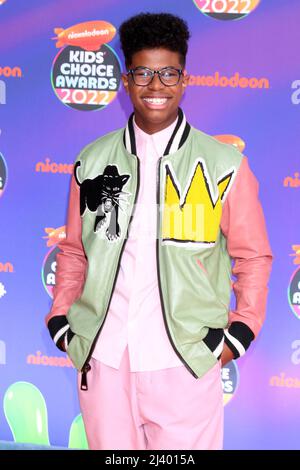 9. April 2022, Santa Monica, CA, USA: LOS ANGELES - APR 9: Jesaja-Crews bei den Kids Choice Awards 2022 bei Barker Hanger am 9. April 2022 in Santa Monica, CA (Bildquelle: © Kay Blake/ZUMA Press Wire) Stockfoto