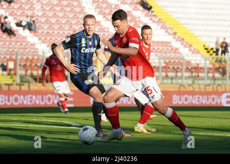 Perugia, Italien. 10. Apr, 2022. santoro simone (n.25 perugia calcio) während AC Perugia gegen AC Pisa, Italienisches Fußballspiel der Serie B in Perugia, Italien, 10 2022. April Quelle: Independent Photo Agency/Alamy Live News Stockfoto