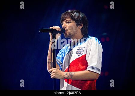 Assago Italien 10. April 2022 Louis Tomlinson - Ex One Direction Boyband - live im Mediolanum Forum Mailand © Andrea Ripamonti / Alamy Stockfoto