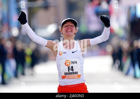 Nienke Brinkman endet mit einem neuen niederländischen Frauenrekord beim NN-Marathon von Rotterdam am 10. April 2022 in Rotterdam, Niederlande Credit: SCS/Soenar Chamid/AFLO/Alamy Live News Stockfoto