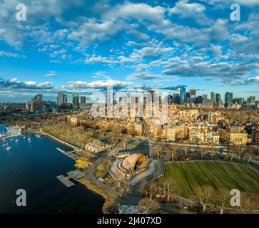 Luftaufnahme der Innenstadt von Boston mit roten Backsteinfassaden Häuser, Hochhaus Bürogebäude Stockfoto