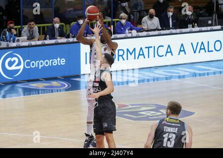 PalaRadi, Cremona, Italien, 10. April 2022, Jamarr Sanders Bertram Yachts Tortona während Vanoli Basket Cremona vs Bertram Derthona Tortona - Italienische Basketball A Serie Championship Stockfoto