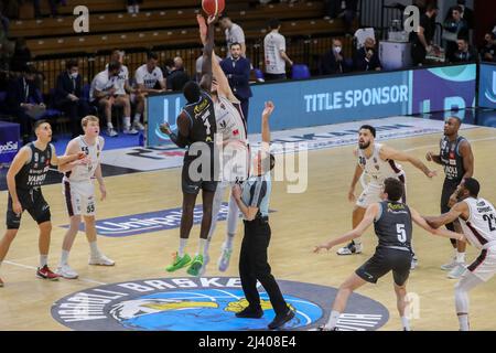 Cremona, Italien. 10. April 2022. Vanoli Cremona während Vanoli Basket Cremona vs Bertram Derthona Tortona, Italienische Basketball A Serie Championship in Cremona, Italien, April 10 2022 Quelle: Independent Photo Agency/Alamy Live News Stockfoto