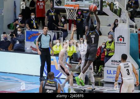 Malik Dime (Vanoli Cremona) während der Vanoli Basket Cremona gegen Bertram Derthona Tortona, Italienische Basketball A Serie Championship in Cremona, Italien, April 10 2022 Stockfoto