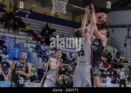 ADAS Juskevicius (Vanoli Cremona) während der Vanoli Basket Cremona gegen Bertram Derthona Tortona, Italienische Basketball A Serie Championship in Cremona, Italien, April 10 2022 Stockfoto