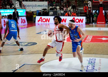 Enerxenia Arena, Varese, Italien, 10. April 2022, Marcello-Trainer Treviso während der Openjobmetis Varese gegen Nutribullet Treviso Basket - Italienische Basketball A Serie Championship Stockfoto