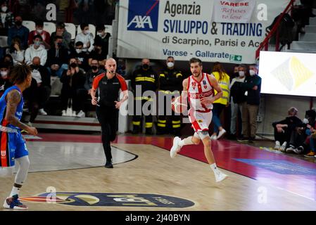 Varese, Italien. 10. April 2022. De Nicolao während der Openjobmetis Varese vs Nutribullet Treviso Basket, Italienische Basketball A Serie Championship in Varese, Italien, April 10 2022 Credit: Independent Photo Agency/Alamy Live News Stockfoto