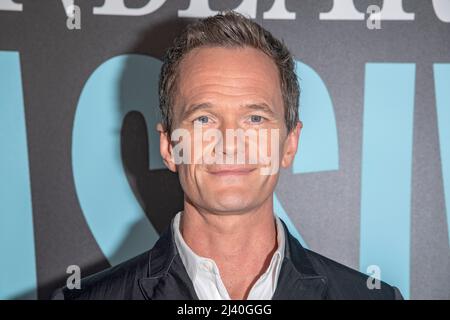 NEW YORK, NEW YORK - 10. APRIL: Neil Patrick Harris nimmt am 10. April 2022 in New York City am Regal Essex Crossing an der New York-Vorführung zum Thema „The Unertraable Weight of Massive Talent“ Teil. Stockfoto