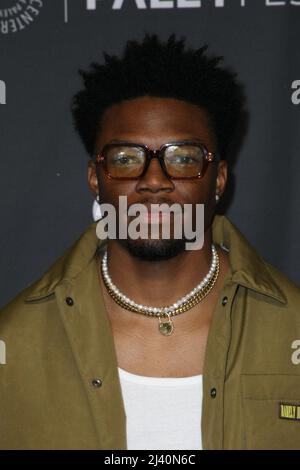 Hollywood, USA. 10. April 2022. Caleb Castille begrüßt das NCIS-Universum und feiert „NCIS“ „NCIS: Los Angeles“ und „NCIS: Hawai'i“ während des jährlichen PaleyFest LA 39. im Dolby Theater am 10. April 2022 in Hollywood, Kalifornien. Foto: Crash/imageSPACE/Sipa USA Kredit: SIPA USA/Alamy Live News Stockfoto