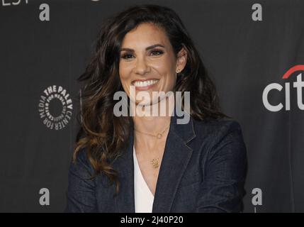 Los Angeles, USA. 10. April 2022. Daniela Ruah beim PaleyFest LA - Ein Gruß an das NCIS-Universum, der am Sonntag, dem 10. April 2022, im Dolby Theater in Hollywood, CA, abgehalten wird. (Foto: Sthanlee B. Mirador/Sipa USA) Quelle: SIPA USA/Alamy Live News Stockfoto