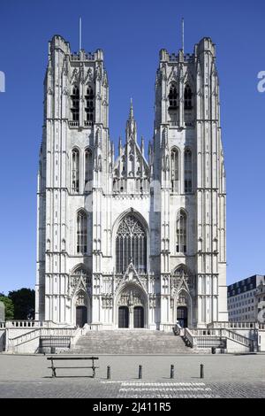 Fassade occidentale de la cathedrale Saints Michel et Gudule, Construite entre 13eme et 16eme siecles, Architecture religieuse flammande de style gothique brabancon. Brüssel, Belgien. Stockfoto