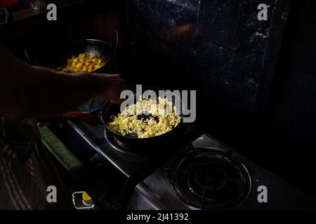 Bangladesch, Sundarban, 2021-10-29. Berichten Sie an Bord von Rubayath und Elisabeths Boot auf den Sundarbans, einer Region aus unzähligen Waffen und Kanälen Stockfoto